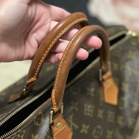 Louis Vuitton - Picture 1 of 6